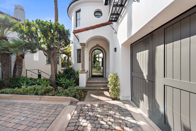 Photo - 84 Sidney Bay Dr