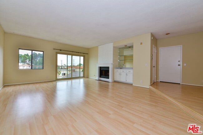 Building Photo - 1807 Corinth Ave Unit 8