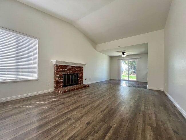 Photo - 7284 Parkside Pl