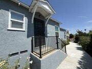 Photo - 1002 N Glenoaks Blvd