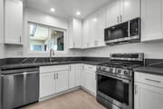 Photo - Stunning 2+2 in a mid-century complex Unit 15