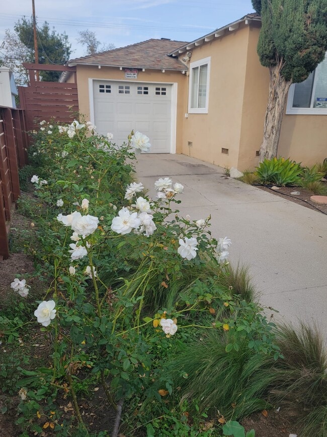 Photo - 17565 Bullock St