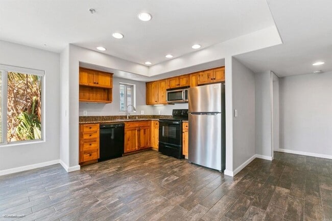 Photo - 801 W Hawthorn St