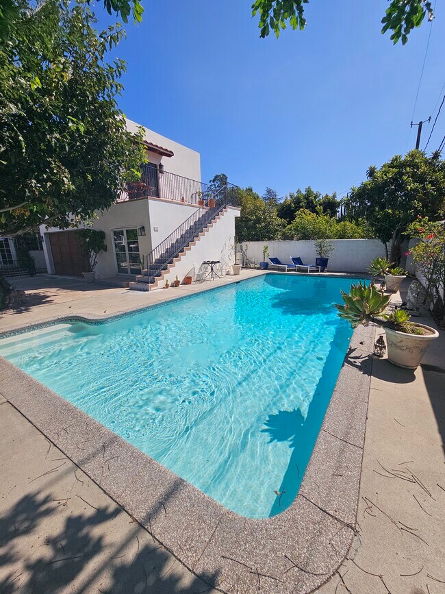 Photo - 935 N Florence St Unit 1