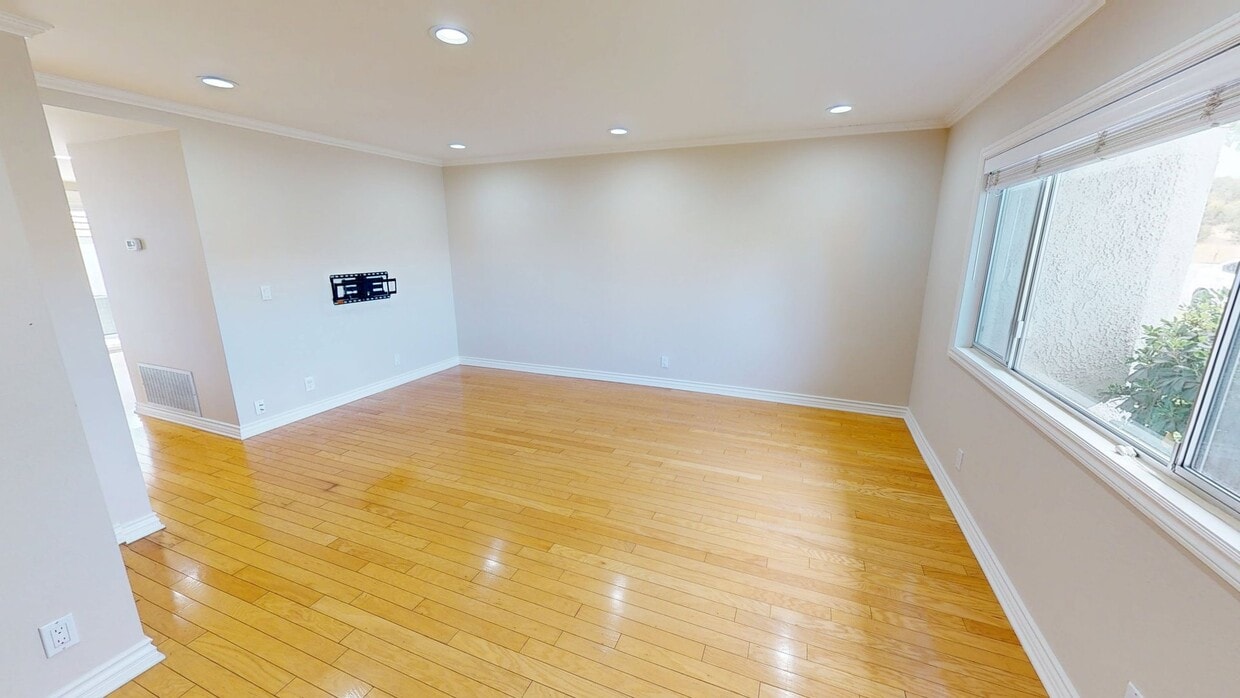3D Tour - 336 Green Moor Pl