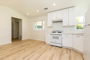 Photo - 661 Kickapoo Dr Apartment