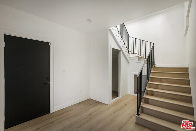 Photo - 2651 Vineyard Ave