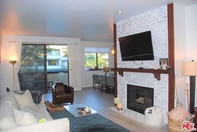 Building Photo - 306 Bora Bora Way Unit 106 Rental