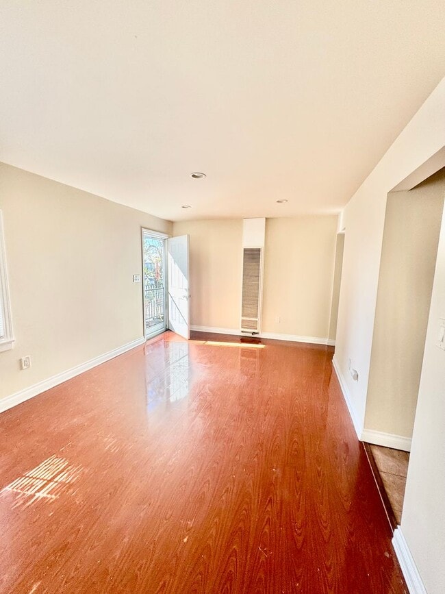 Photo - Must see!! Unit 1964