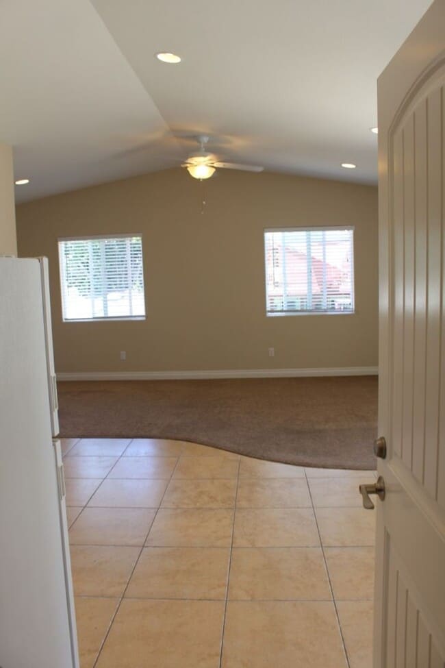 Photo - 422 N Clementine St