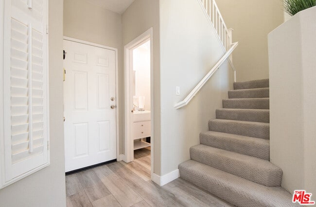 Photo - 596 Fenwick Way Unit B