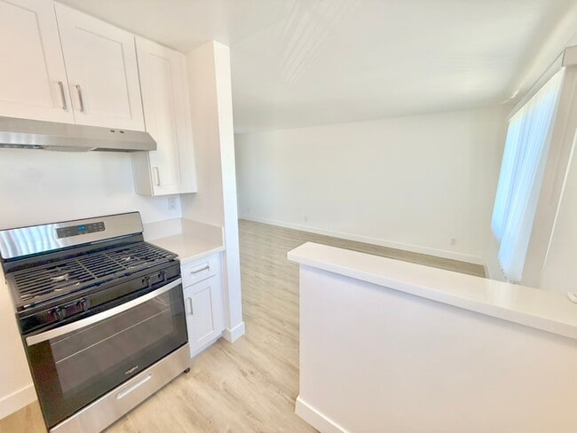 Photo - 12745 Venice Blvd