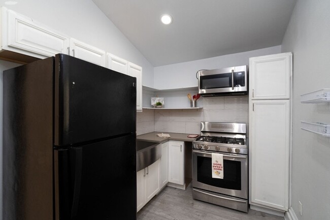 Photo - 1208Nant Unit 1208 1/2