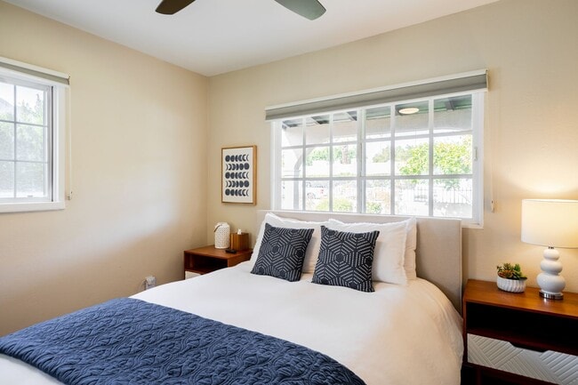 Photo - Movie Colony Oasis - Peaceful, Walk to Downtown (Monthly Only - No Long Term)
