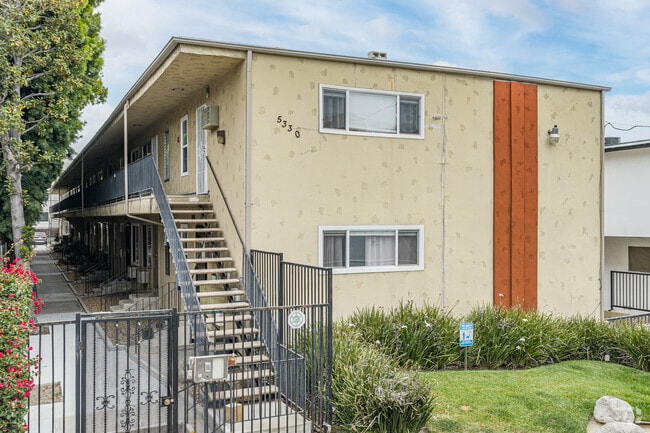 Building Photo - 5330 Corteen