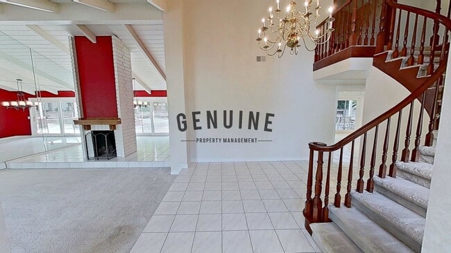 Photo - Large 4 Bedroom House with Pebble Bottom Pool - Backyard Oasis!