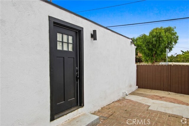 Building Photo - 1558 W 105th St Rental