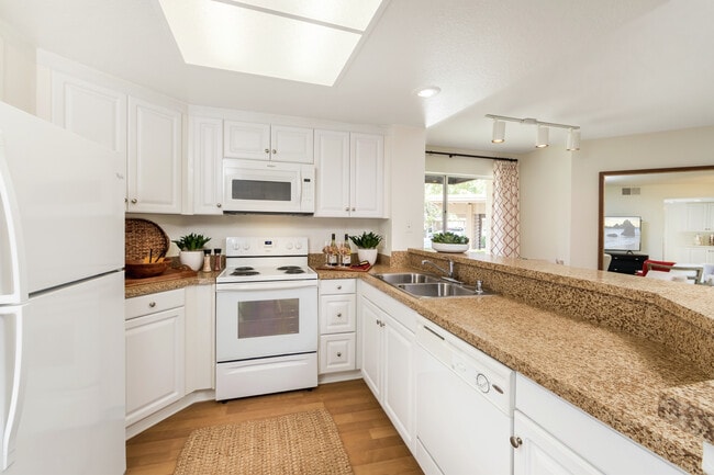 Photo - Stanford Court Apartments