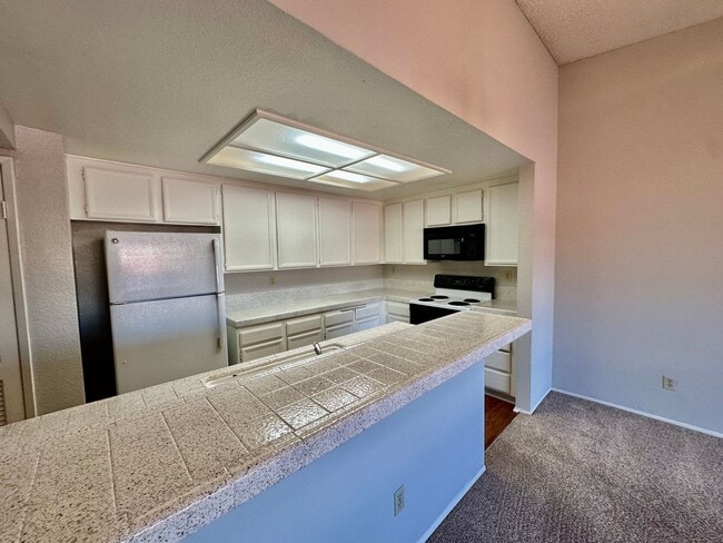 Photo - Gorgeous 1 bedroom Condo with 1 Car Garage!