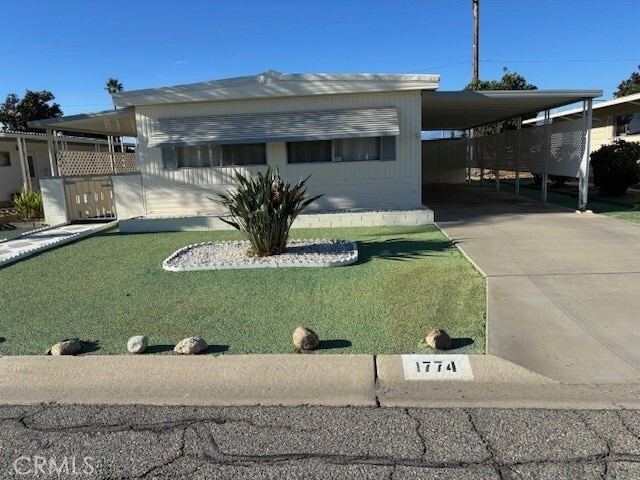 Photo - 1774 Santiago Way