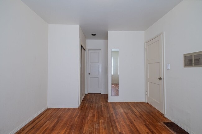 Photo - 1506 S Catalina Ave Unit B