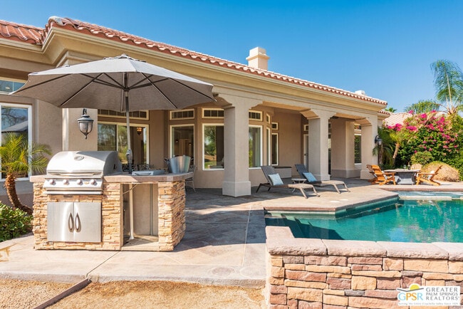 Building Photo - 45 Vista Encantada