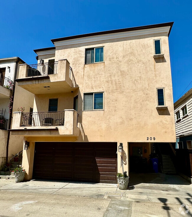 Building Photo - 209 Crest Dr Rental
