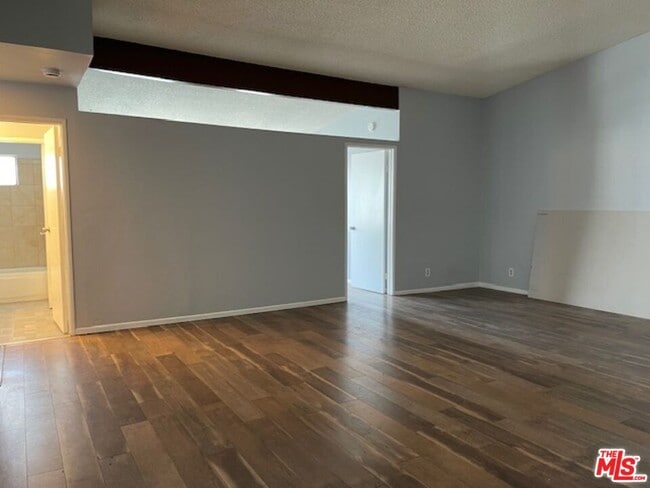 Photo - 1502 N Kenmore Ave