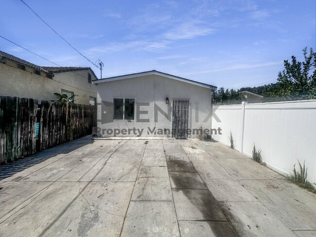Photo - 787 N Reservoir St