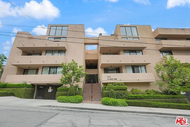 Building Photo - 930 N Wetherly Dr Rental