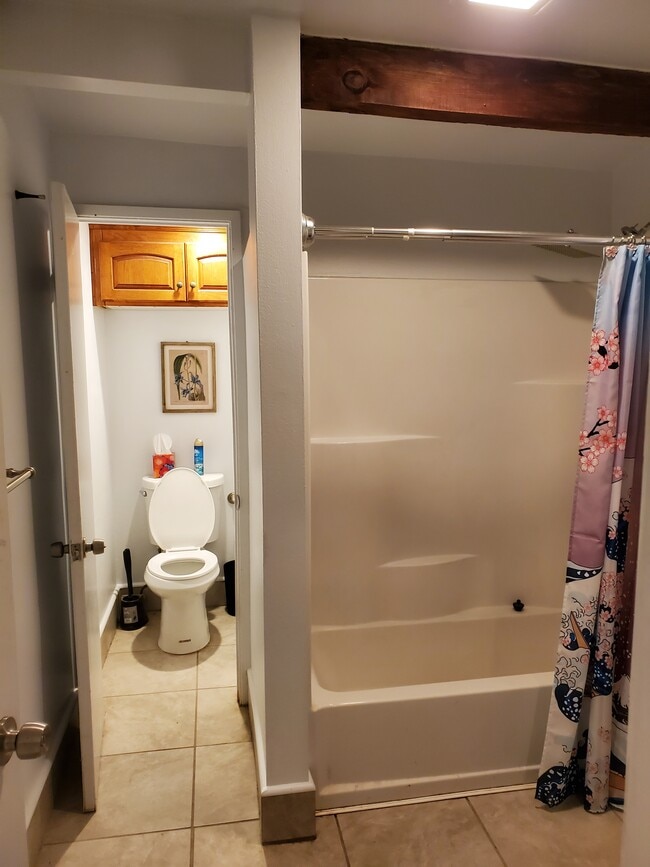 Photo - 2135 Rainbow Valley Blvd House Unit C1
