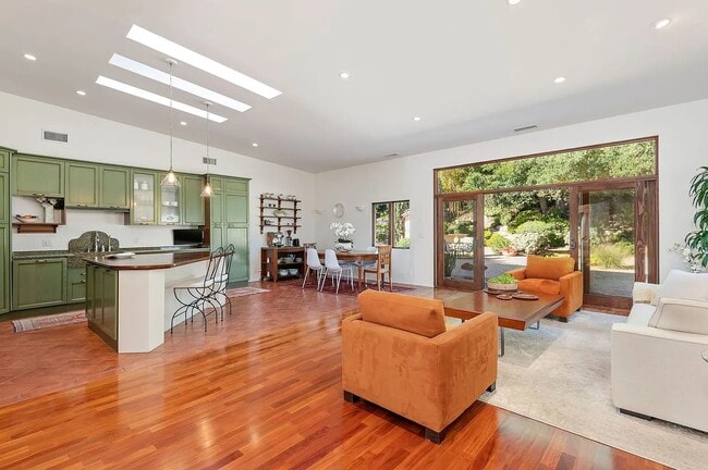 Photo - 937 Camino Viejo Rd