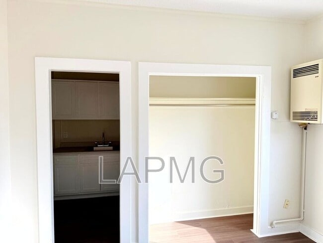 Photo - 1614 N Kenmore Ave