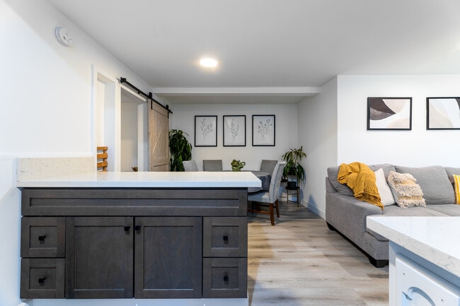 Photo - 1403 Seward St