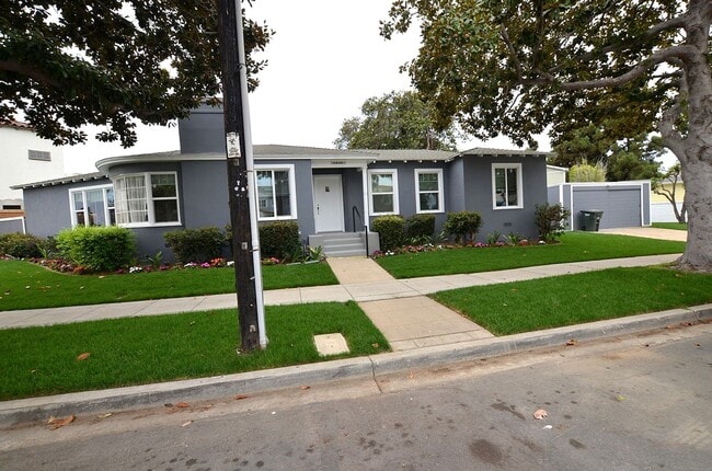 4Bedroom 3.5 Bathrooms single family home - 4Bedroom 3.5 Bathrooms single family home