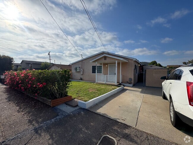 Building Photo - 5 Bedroom, 3.5 Bath, Beautiful 1,856 SQ FT... Rental