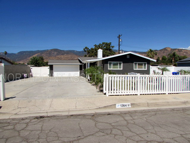 Bright and contemporary 3 bedroom, 2 bath ... - Bright and contemporary 3 bedroom, 2 bath ... House