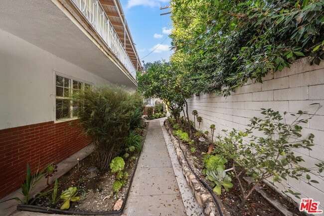 Photo - 414 E Dryden St Unit 2