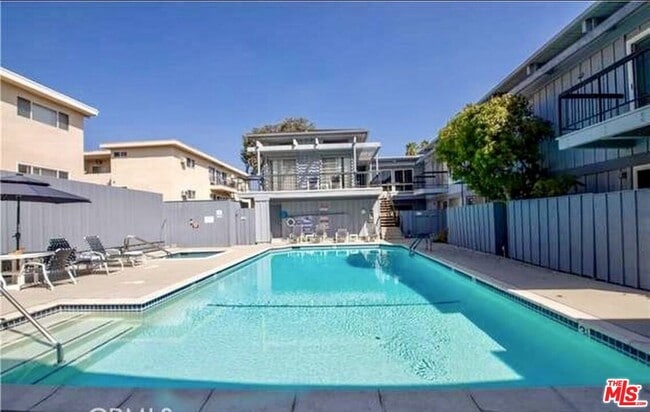 Photo - 5447 Zelzah Ave Condo Unit 104