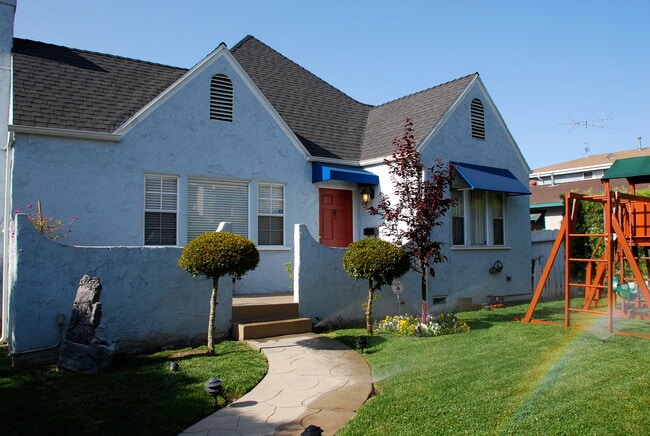 Photo - 10902 Hesby St House