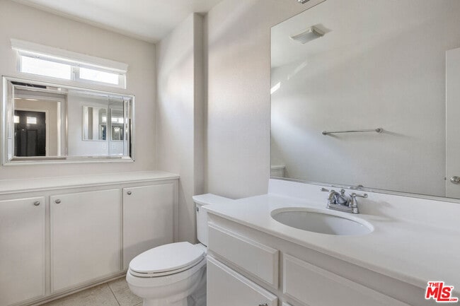 Photo - 6840 De Celis Pl