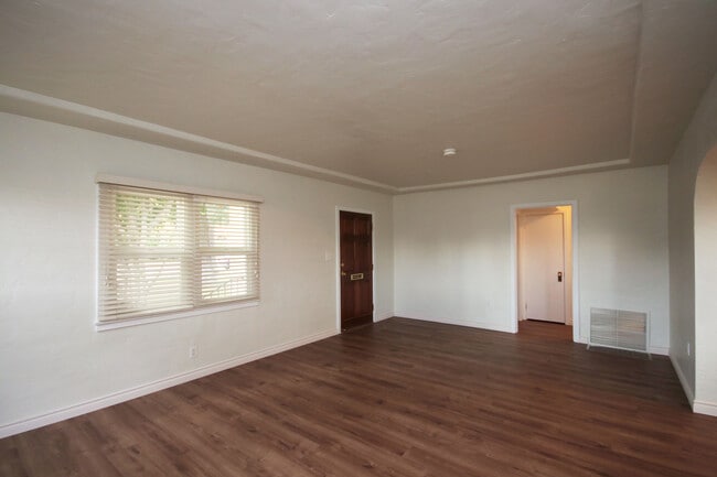 Photo - 2350 Marengo Ave