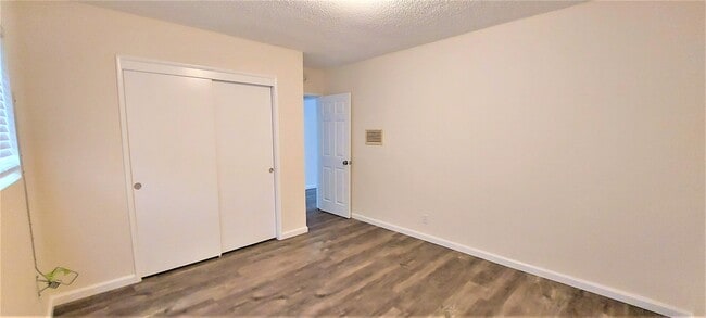 Photo - 12704 Cedar Ave Unit B
