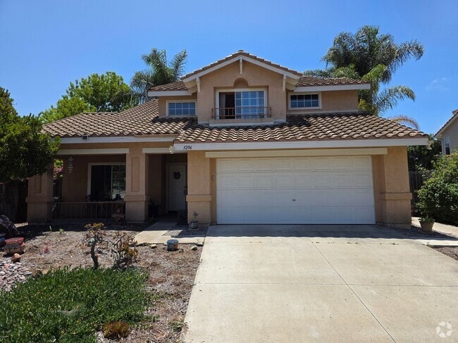 Building Photo - Spacious 4 bedroom 2.5 bath home with a hu...