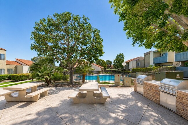 Building Photo - 311 Weston Cir Unit 281-06