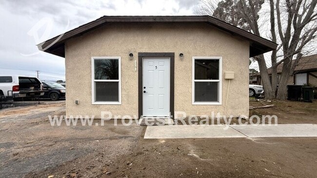 Building Photo - 20460 Rimrock Rd E