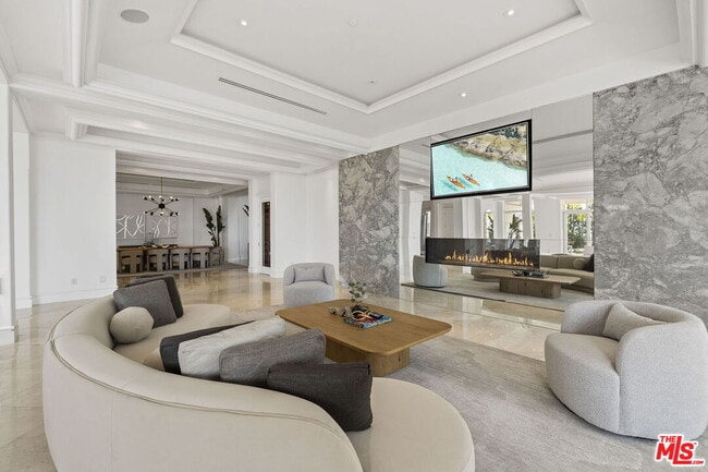 Photo - 360 Trousdale Pl