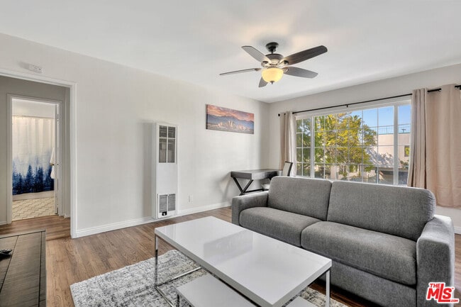 Photo - 932 Wilcox Ave Unit #5