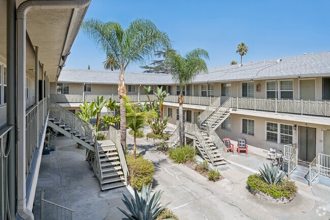 Building Photo - 6627 Crenshaw Blvd