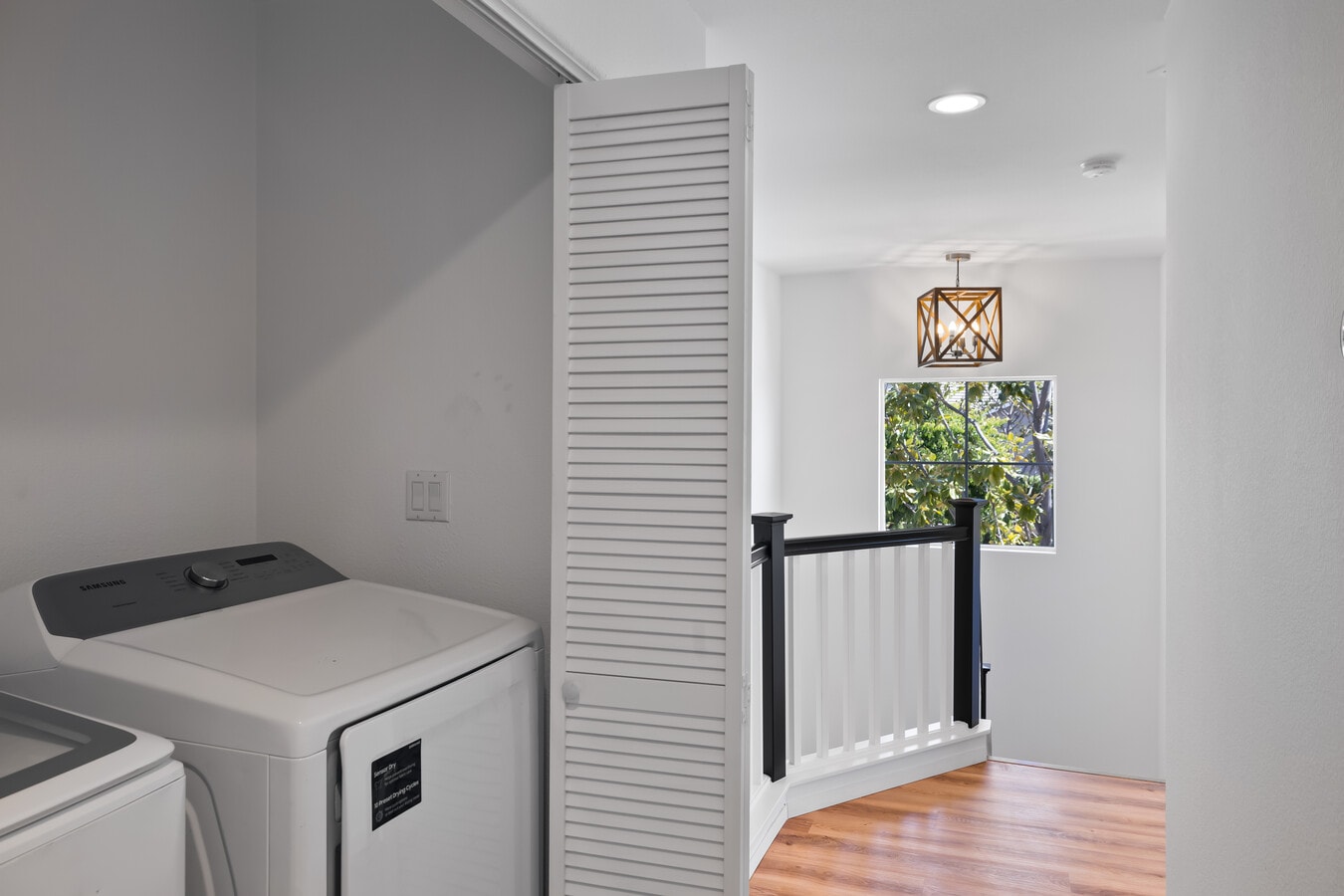 Photo - 565 Alderbery Ln